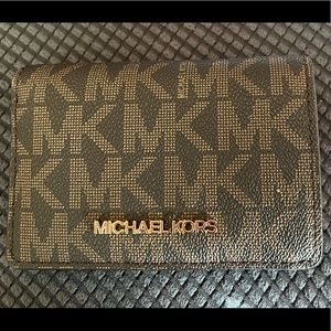 Michael Kors Jet Set MD Slim Wallet